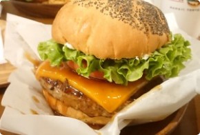エコスタイル渋谷店 鑑定士　百地 正志郎